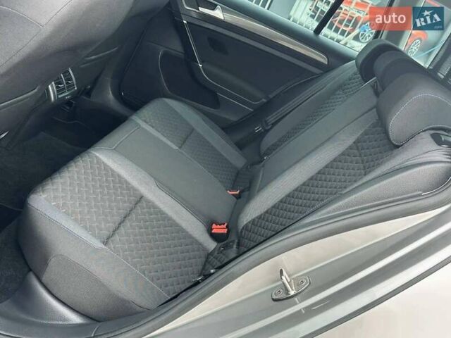 Серый Фольксваген Гольф, объемом двигателя 2 л и пробегом 228 тыс. км за 14350 $, фото 51 на Automoto.ua