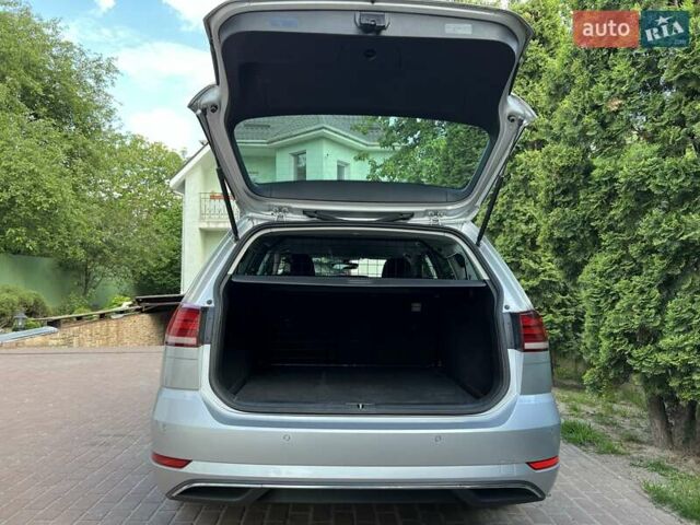 Серый Фольксваген Гольф, объемом двигателя 1.6 л и пробегом 250 тыс. км за 13990 $, фото 13 на Automoto.ua