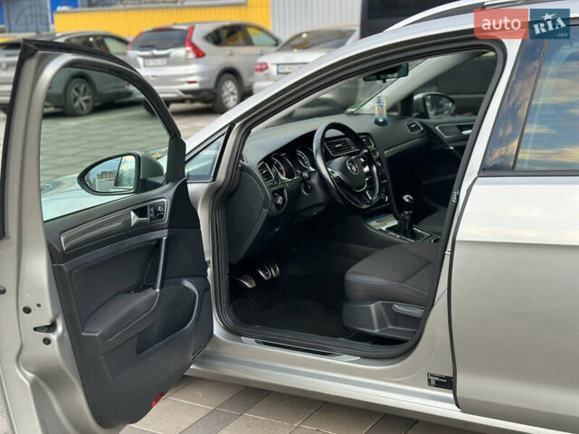 Серый Фольксваген Гольф, объемом двигателя 1.97 л и пробегом 262 тыс. км за 13799 $, фото 6 на Automoto.ua