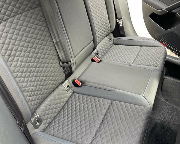 Серый Фольксваген Гольф, объемом двигателя 2 л и пробегом 260 тыс. км за 15550 $, фото 17 на Automoto.ua