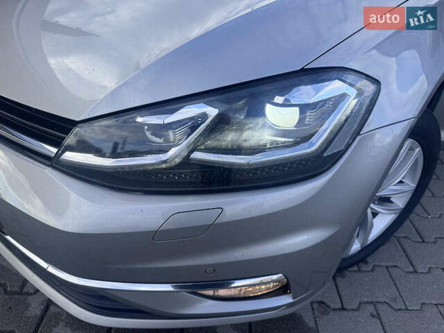 Серый Фольксваген Гольф, объемом двигателя 1.6 л и пробегом 228 тыс. км за 11500 $, фото 8 на Automoto.ua