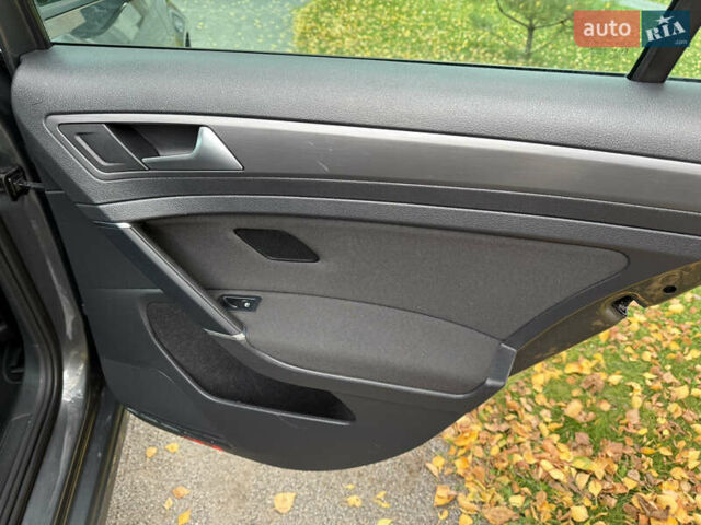 Сірий Фольксваген Гольф, об'ємом двигуна 1.6 л та пробігом 139 тис. км за 13800 $, фото 52 на Automoto.ua
