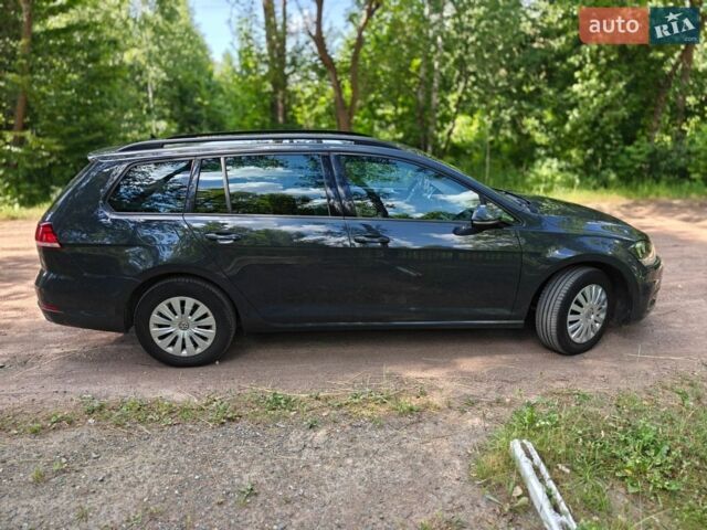 Серый Фольксваген Гольф, объемом двигателя 1.6 л и пробегом 206 тыс. км за 12500 $, фото 3 на Automoto.ua