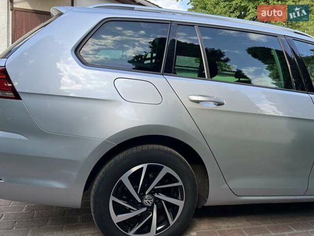 Серый Фольксваген Гольф, объемом двигателя 1.6 л и пробегом 250 тыс. км за 13990 $, фото 5 на Automoto.ua