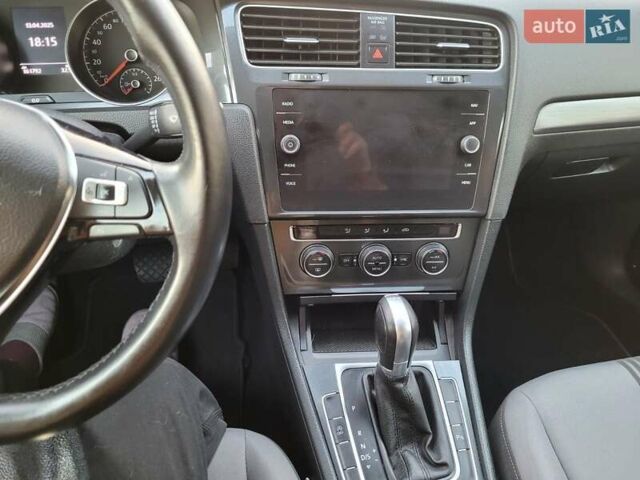 Серый Фольксваген Гольф, объемом двигателя 1.6 л и пробегом 161 тыс. км за 13900 $, фото 10 на Automoto.ua