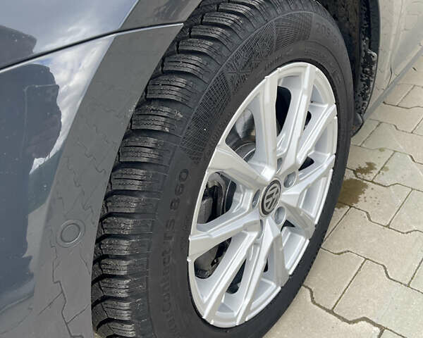 Серый Фольксваген Гольф, объемом двигателя 2 л и пробегом 260 тыс. км за 15550 $, фото 12 на Automoto.ua