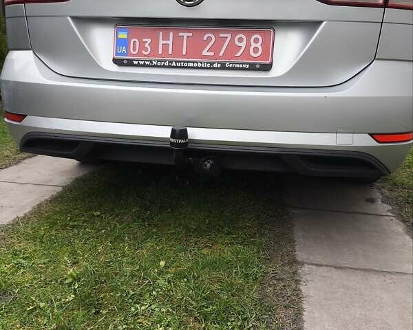 Серый Фольксваген Гольф, объемом двигателя 1.6 л и пробегом 198 тыс. км за 10800 $, фото 6 на Automoto.ua