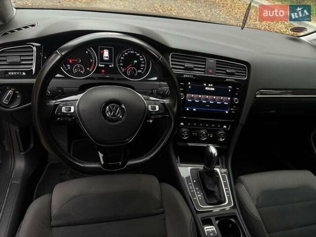 Серый Фольксваген Гольф, объемом двигателя 1.97 л и пробегом 208 тыс. км за 17899 $, фото 16 на Automoto.ua