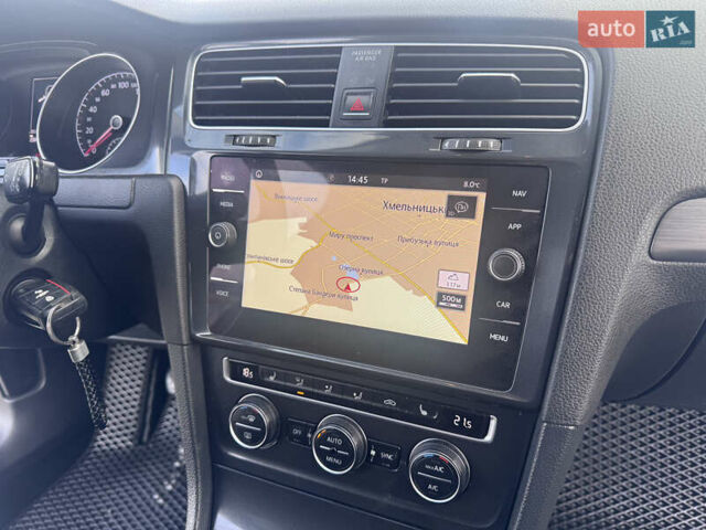 Серый Фольксваген Гольф, объемом двигателя 1.6 л и пробегом 228 тыс. км за 11500 $, фото 33 на Automoto.ua