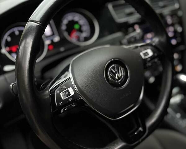 Серый Фольксваген Гольф, объемом двигателя 1.97 л и пробегом 208 тыс. км за 17899 $, фото 18 на Automoto.ua