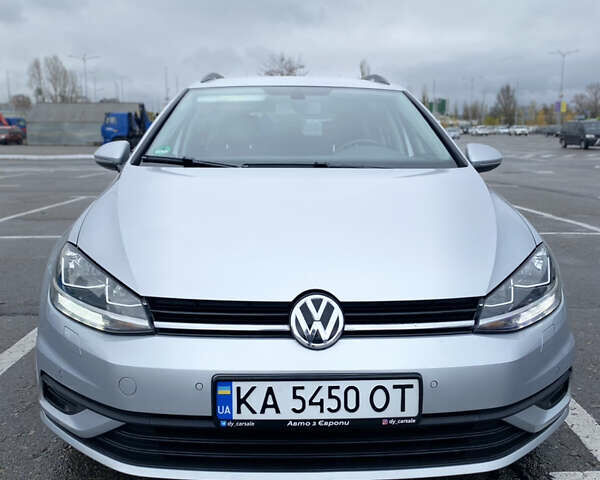 Серый Фольксваген Гольф, объемом двигателя 1.6 л и пробегом 280 тыс. км за 12400 $, фото 7 на Automoto.ua