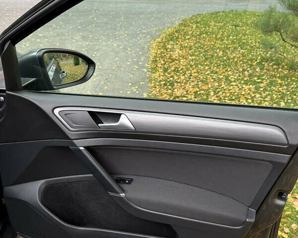 Серый Фольксваген Гольф, объемом двигателя 1.6 л и пробегом 139 тыс. км за 13900 $, фото 45 на Automoto.ua