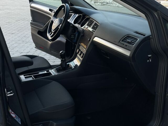 Сірий Фольксваген Гольф, об'ємом двигуна 1.6 л та пробігом 226 тис. км за 11800 $, фото 6 на Automoto.ua