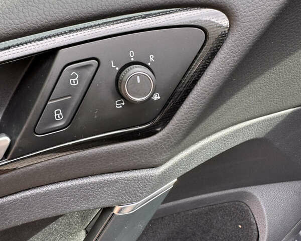 Фольксваген Гольф 2018 у Києві на Automoto.ua Сірий Фольксваген Гольф, об'ємом двигуна 1.97 л та пробігом 133 тис. км за 20200 $, фото 23 на Automoto.ua
