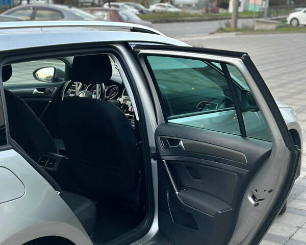 Серый Фольксваген Гольф, объемом двигателя 1.97 л и пробегом 262 тыс. км за 13799 $, фото 12 на Automoto.ua