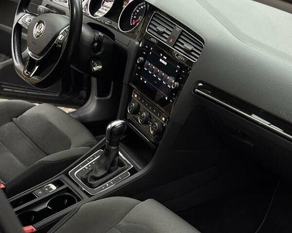 Серый Фольксваген Гольф, объемом двигателя 1.97 л и пробегом 208 тыс. км за 17899 $, фото 17 на Automoto.ua