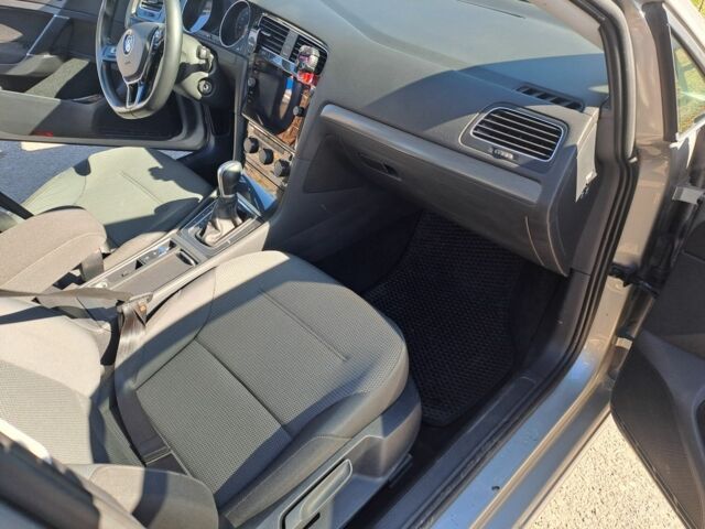 Серый Фольксваген Гольф, объемом двигателя 6 л и пробегом 2 тыс. км за 13400 $, фото 8 на Automoto.ua