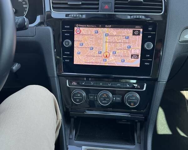 Серый Фольксваген Гольф, объемом двигателя 1.6 л и пробегом 250 тыс. км за 13990 $, фото 15 на Automoto.ua