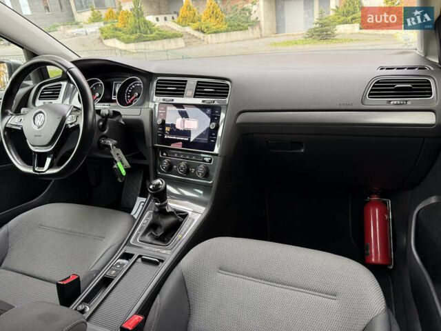 Серый Фольксваген Гольф, объемом двигателя 1.6 л и пробегом 139 тыс. км за 13900 $, фото 53 на Automoto.ua