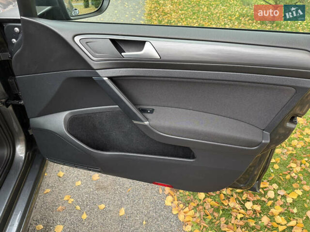 Серый Фольксваген Гольф, объемом двигателя 1.6 л и пробегом 139 тыс. км за 13900 $, фото 44 на Automoto.ua