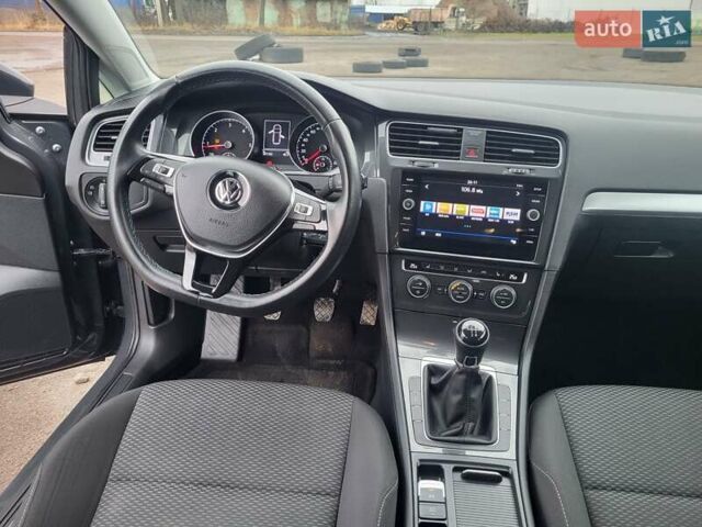 Сірий Фольксваген Гольф, об'ємом двигуна 1.6 л та пробігом 291 тис. км за 10900 $, фото 13 на Automoto.ua