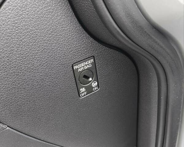 Серый Фольксваген Гольф, объемом двигателя 1.6 л и пробегом 198 тыс. км за 10800 $, фото 24 на Automoto.ua