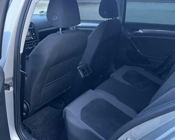 Сірий Фольксваген Гольф, об'ємом двигуна 1.6 л та пробігом 274 тис. км за 12500 $, фото 23 на Automoto.ua