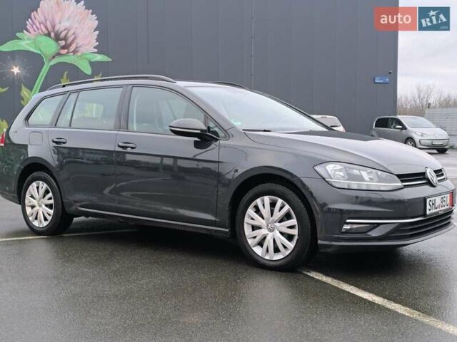Серый Фольксваген Гольф, объемом двигателя 1.6 л и пробегом 256 тыс. км за 14450 $, фото 1 на Automoto.ua