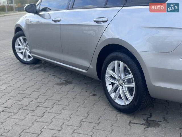 Серый Фольксваген Гольф, объемом двигателя 1.6 л и пробегом 228 тыс. км за 11500 $, фото 12 на Automoto.ua