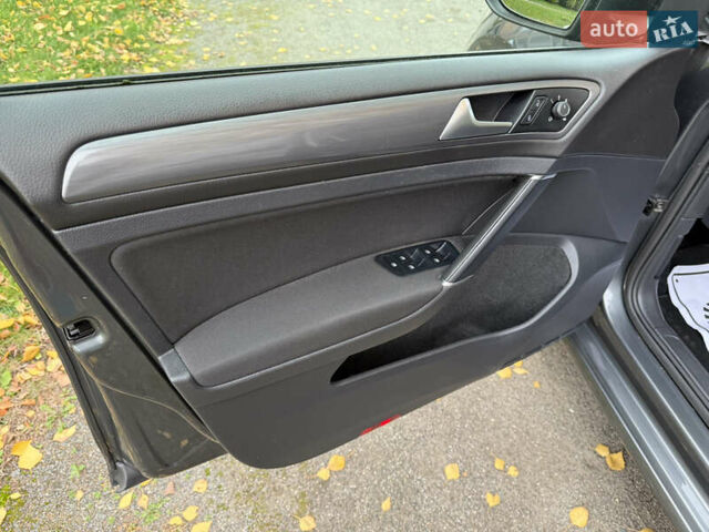 Серый Фольксваген Гольф, объемом двигателя 1.6 л и пробегом 139 тыс. км за 13900 $, фото 20 на Automoto.ua