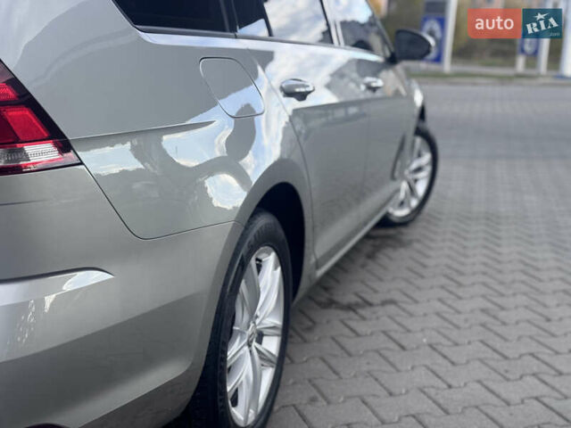 Серый Фольксваген Гольф, объемом двигателя 1.6 л и пробегом 228 тыс. км за 11500 $, фото 29 на Automoto.ua