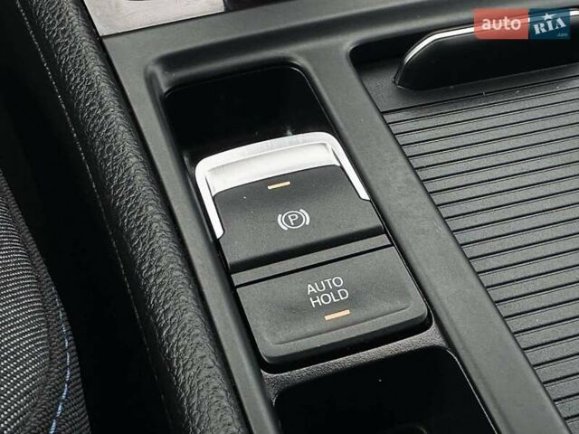 Серый Фольксваген Гольф, объемом двигателя 2 л и пробегом 228 тыс. км за 14350 $, фото 71 на Automoto.ua