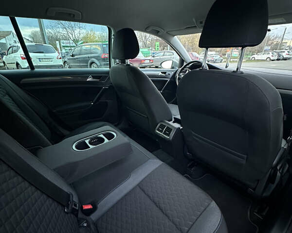 Серый Фольксваген Гольф, объемом двигателя 1.97 л и пробегом 262 тыс. км за 13799 $, фото 13 на Automoto.ua