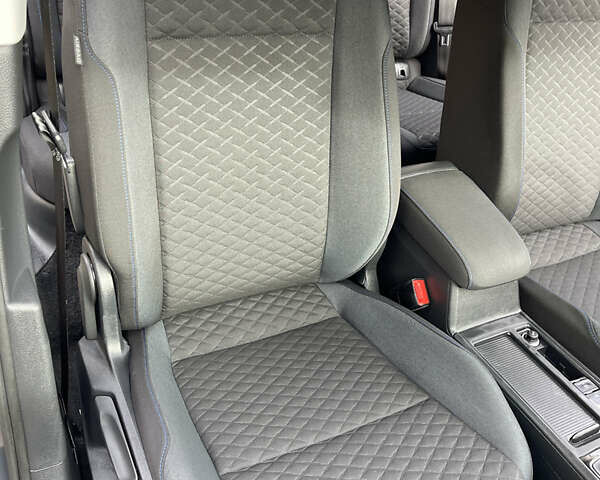 Серый Фольксваген Гольф, объемом двигателя 2 л и пробегом 260 тыс. км за 15550 $, фото 15 на Automoto.ua