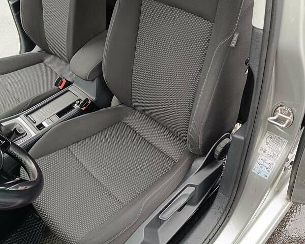 Сірий Фольксваген Гольф, об'ємом двигуна 1.6 л та пробігом 228 тис. км за 15100 $, фото 52 на Automoto.ua