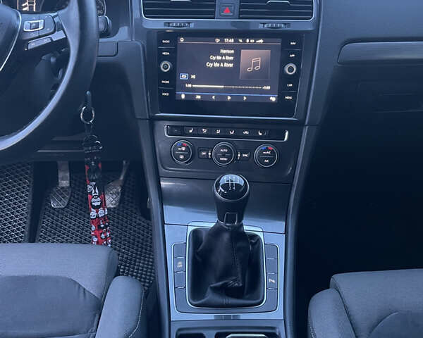 Сірий Фольксваген Гольф, об'ємом двигуна 1.6 л та пробігом 274 тис. км за 12500 $, фото 25 на Automoto.ua