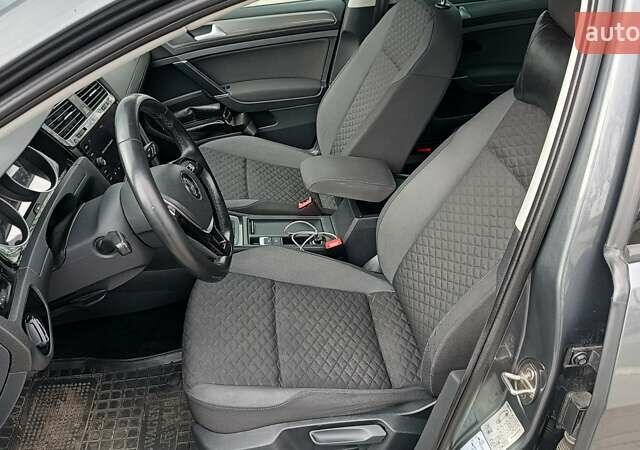 Сірий Фольксваген Гольф, об'ємом двигуна 1.6 л та пробігом 252 тис. км за 13750 $, фото 10 на Automoto.ua