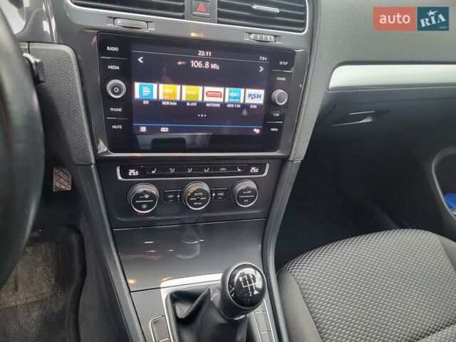 Сірий Фольксваген Гольф, об'ємом двигуна 1.6 л та пробігом 291 тис. км за 10900 $, фото 11 на Automoto.ua