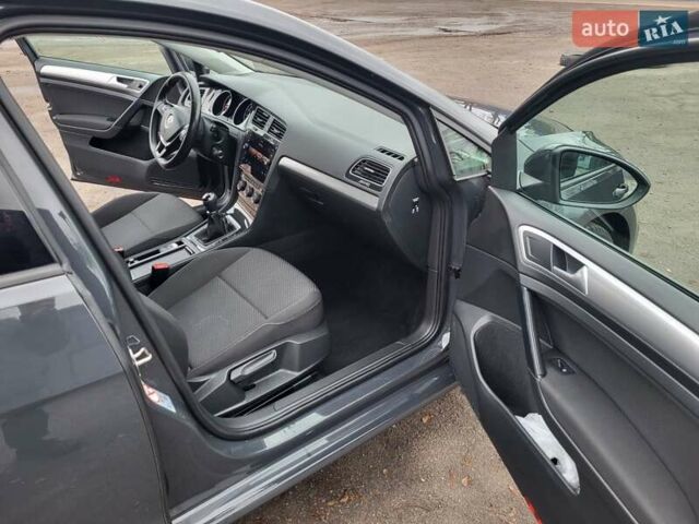 Сірий Фольксваген Гольф, об'ємом двигуна 1.6 л та пробігом 291 тис. км за 10900 $, фото 14 на Automoto.ua