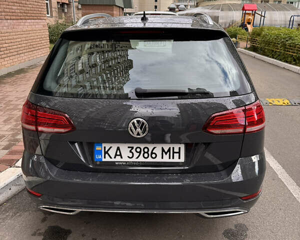 Фольксваген Гольф 2018 у Києві на Automoto.ua Сірий Фольксваген Гольф, об'ємом двигуна 1.97 л та пробігом 133 тис. км за 20200 $, фото 8 на Automoto.ua