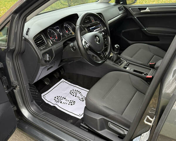 Сірий Фольксваген Гольф, об'ємом двигуна 1.6 л та пробігом 139 тис. км за 13800 $, фото 20 на Automoto.ua