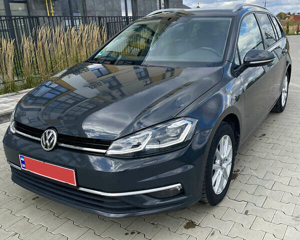 Серый Фольксваген Гольф, объемом двигателя 2 л и пробегом 260 тыс. км за 15550 $, фото 1 на Automoto.ua