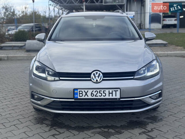Серый Фольксваген Гольф, объемом двигателя 1.6 л и пробегом 228 тыс. км за 11500 $, фото 9 на Automoto.ua