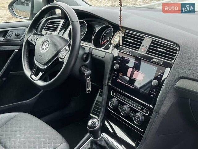 Серый Фольксваген Гольф, объемом двигателя 2 л и пробегом 228 тыс. км за 14350 $, фото 43 на Automoto.ua