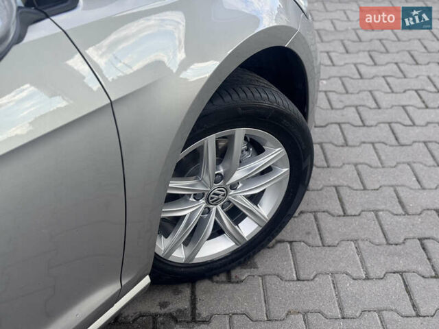 Серый Фольксваген Гольф, объемом двигателя 1.6 л и пробегом 228 тыс. км за 11500 $, фото 30 на Automoto.ua