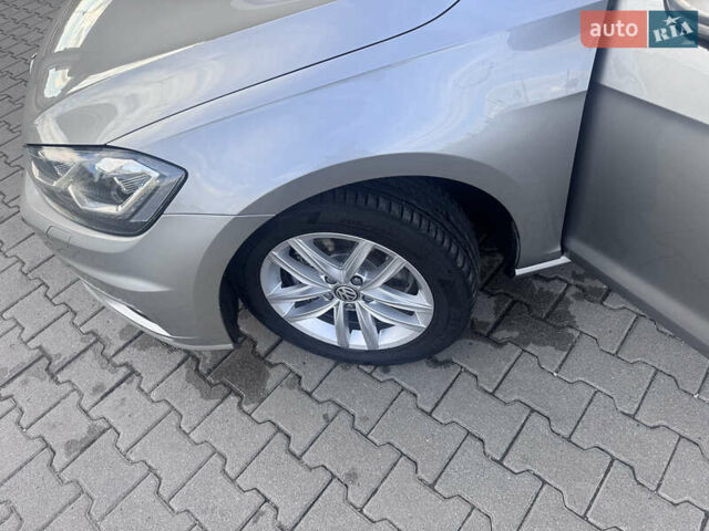 Серый Фольксваген Гольф, объемом двигателя 1.6 л и пробегом 228 тыс. км за 11500 $, фото 38 на Automoto.ua