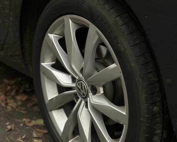 Серый Фольксваген Гольф, объемом двигателя 1.97 л и пробегом 208 тыс. км за 17899 $, фото 22 на Automoto.ua