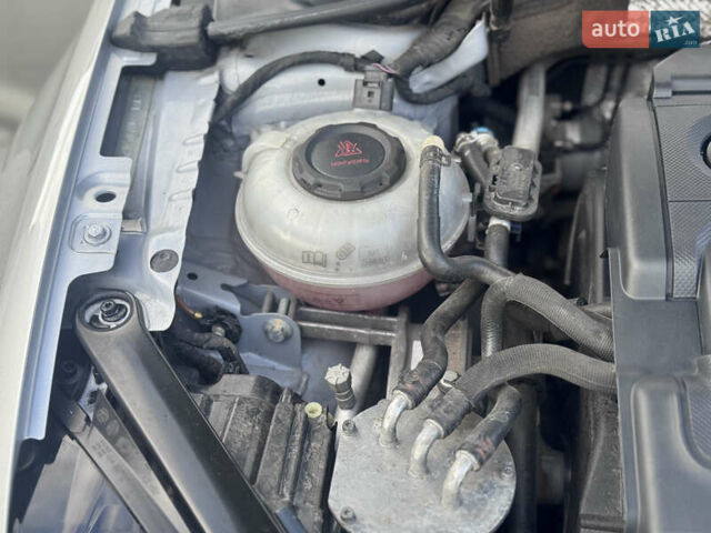 Серый Фольксваген Гольф, объемом двигателя 1.6 л и пробегом 228 тыс. км за 11500 $, фото 64 на Automoto.ua