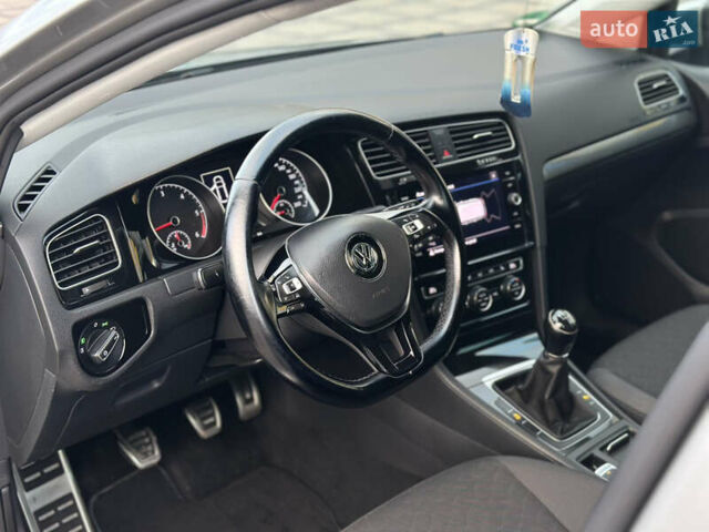 Серый Фольксваген Гольф, объемом двигателя 1.97 л и пробегом 262 тыс. км за 13799 $, фото 7 на Automoto.ua