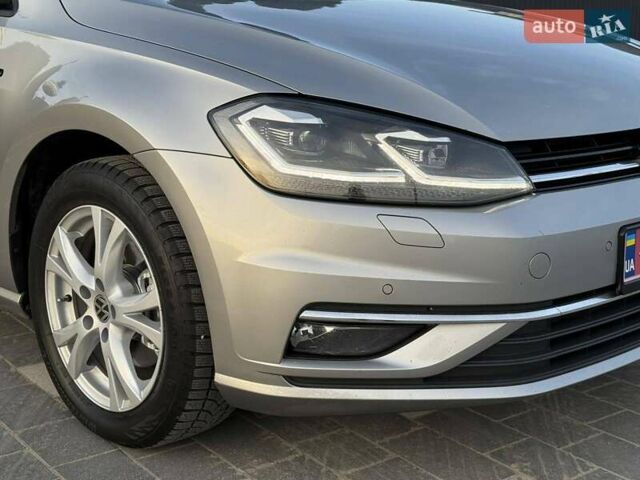 Серый Фольксваген Гольф, объемом двигателя 2 л и пробегом 228 тыс. км за 14350 $, фото 9 на Automoto.ua